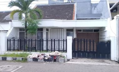 Rumah ROW Jalan Lebar di Wisma Permai Tengah, Surabaya