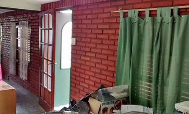 Casa PH en venta en Moron Sur