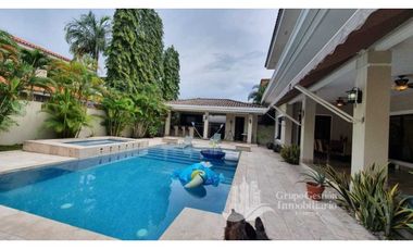 VENDO CASA DE 650M2 CONSTRUCCION CON PISCINA EN COSTA DEL ESTE