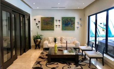 VENDO CASA DE 650M2 CONSTRUCCION CON PISCINA EN COSTA DEL ESTE