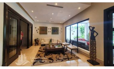 VENDO CASA DE 650M2 CONSTRUCCION CON PISCINA EN COSTA DEL ESTE