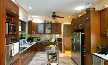 VENDO CASA DE 650M2 CONSTRUCCION CON PISCINA EN COSTA DEL ESTE