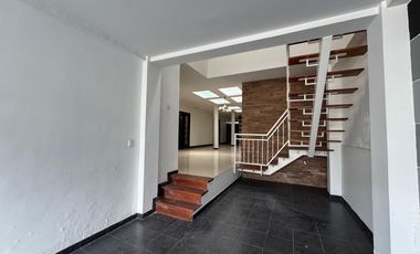 casa-local en arriendo/venta en centro. Cod A20567