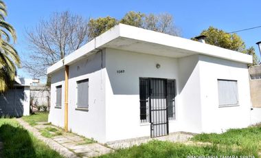 CASA EN LOTE A DOS CUADRAS DEL PARQUE GOLF