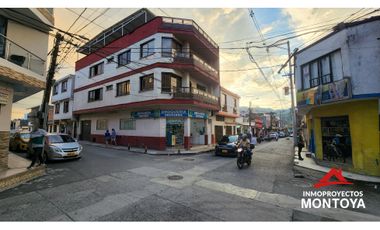 Casa esquinera comercial en San Fernando, Dosquebradas