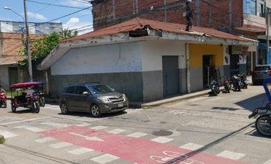 Esta casa antigua está en venta. O la compras tú, o ya sabes quién lo hará. Y créeme, no querrás competir con ellos por esta ubicación privilegiada.
