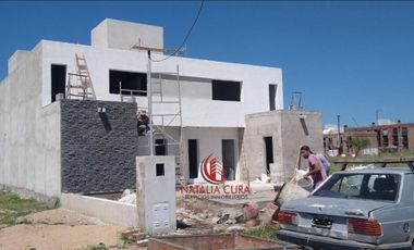 Hermoso Duplex Ubicado en COLINAS DE MANANTIALES