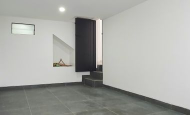 Beautiful in White.... Rumah 100% baru, modern minimalis, di cluster Gading Pandawa, Kelapa Gading