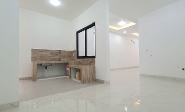 Beautiful in White.... Rumah 100% baru, modern minimalis, di cluster Gading Pandawa, Kelapa Gading