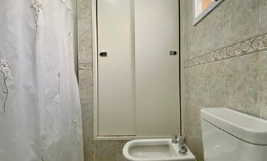 Casa de 3 AMBIENTES ubicada a 300 metros de la  estación de trenes.