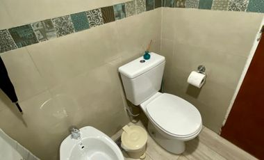 Casa de 3 AMBIENTES ubicada a 300 metros de la  estación de trenes.