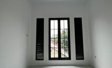 Disewakan Rumah Baru 2 lantai siap Huni di Utan Kayu, Jakarta Timur
