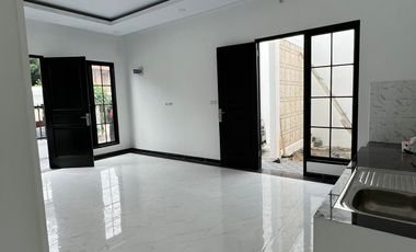 Disewakan Rumah Baru 2 lantai siap Huni di Utan Kayu, Jakarta Timur