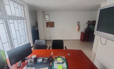 oficina en arriendo en galerias. Cod A3272