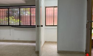 oficina en arriendo en la candelaria. Cod A5225