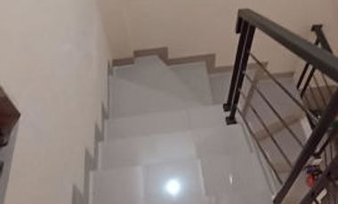 Ruko setrategis di jalan utama Jatiasih. Total 9 Ruko unit