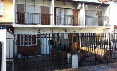 duplex 3 ambientes al frente con cochera