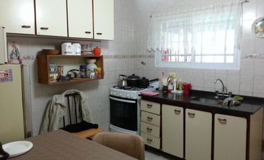 duplex 3 ambientes al frente con cochera