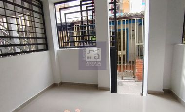 COD. 5746 - SE ARRIENDA CASA - BARRIO: EL CONSUELO