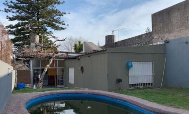 Chalet en venta en Bernal Oeste