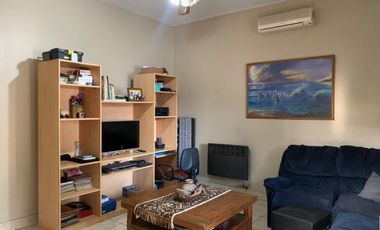 Chalet en venta en Bernal Oeste