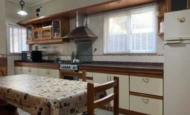 Chalet en venta en Bernal Oeste