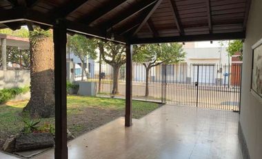 Chalet en venta en Bernal Oeste