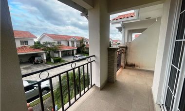 Se VENDE Dúplex en PH Reserva de Versalles