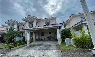 Se VENDE Dúplex en PH Reserva de Versalles