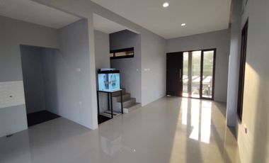 DIJUAL RUMAH BARU 2 LANTAI JOYO AGUNG DINOYO KOTA MALANG