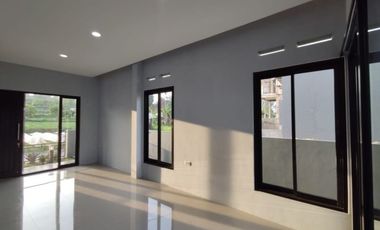 DIJUAL RUMAH BARU 2 LANTAI JOYO AGUNG DINOYO KOTA MALANG