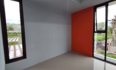 DIJUAL RUMAH BARU 2 LANTAI JOYO AGUNG DINOYO KOTA MALANG