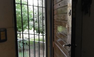 LONGCHAMPS - BARRIO VIPLASTIC - EXCELENTE DEPARTAMENTO DE 4 AMBIENTES, 3 DORMITORIOS + COCHERA EN EXCELENTE ESTADO Y UBICACION. TODO A NUEVO. AREAS VE