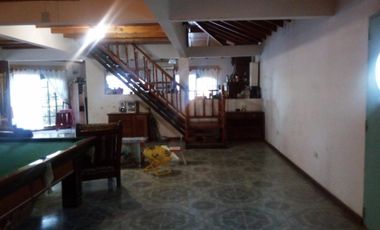 Importante vivienda de dos plantas con local, zona céntrica de Ingeniero Allan, Florencio Varela