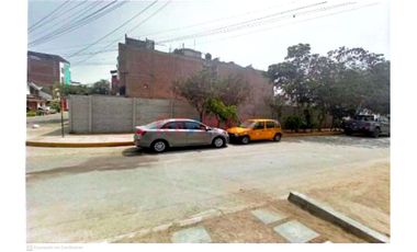 Venta De Terreno En Los Portales De Javier Prado - Ate