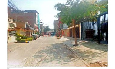 Venta De Terreno En Los Portales De Javier Prado - Ate