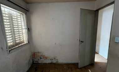 DEPARTAMENTO EN LA ESCALERA 19, EN PLANTA BAJA.