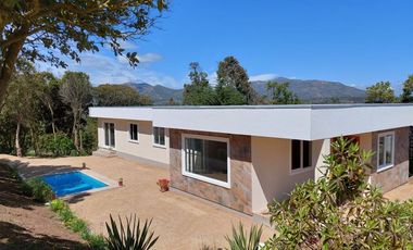 Casa en Venta en Parcela en condominio con Casa recién construída