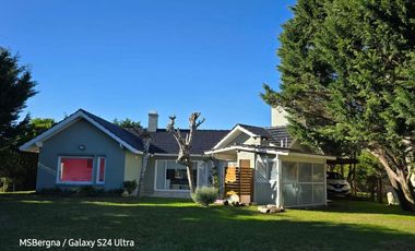 Carilo| Casa Quirino sobre 2da línea.- A1.-