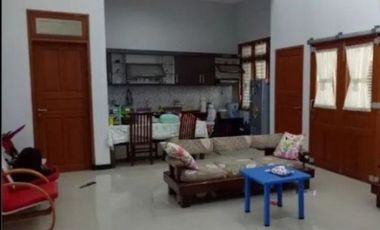 RUMAH MEWAH JEMURSARI STRATEGIS SIAP HUNI
