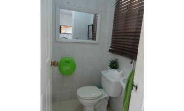 SE ALQUILA Y/O VENDE CASA 3 REC VACIA EN LAS ACACIAS