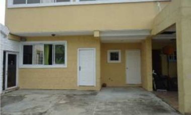 SE ALQUILA Y/O VENDE CASA 3 REC VACIA EN LAS ACACIAS