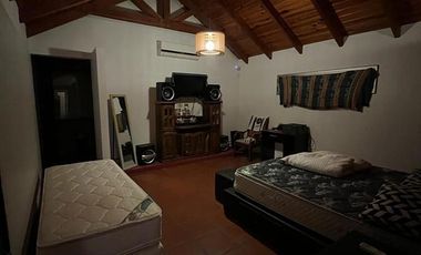 VENTA - Casa -5 dormitorios - Amenities - Los Raigales, Roldán.