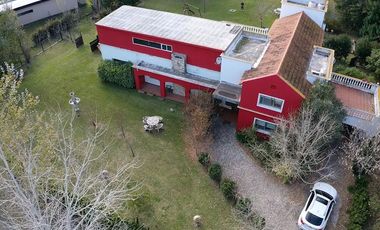 VENTA - Casa -5 dormitorios - Amenities - Los Raigales, Roldán.