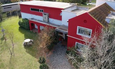 VENTA - Casa -5 dormitorios - Amenities - Los Raigales, Roldán.