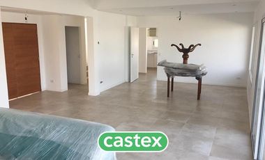 Casa con vista a la laguna en venta en el barrio Norte de El Cantón