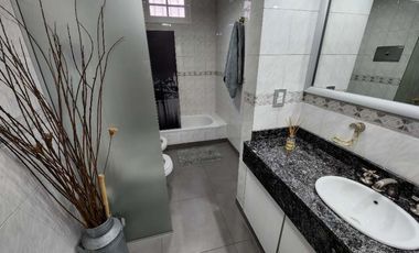 Casa en venta en Lanus Oeste