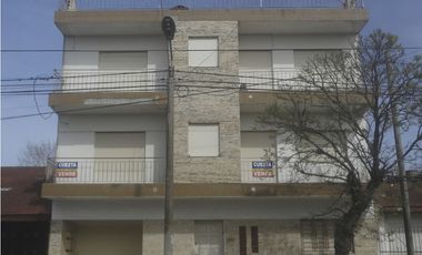 DEPARTAMENTO 1° PISO AL FRENTE