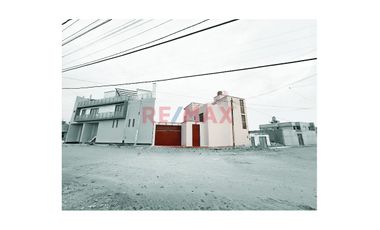 Venta Casa Con Piscina En Las Lomas De Huanchaco