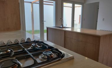 Chalet · 3 ambientes · garage · patio